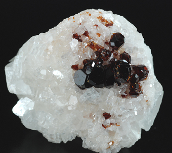 Uvite and magnesite- Sierra das Eguas - Brumado - Bahia - Northeast reg. - Brazil