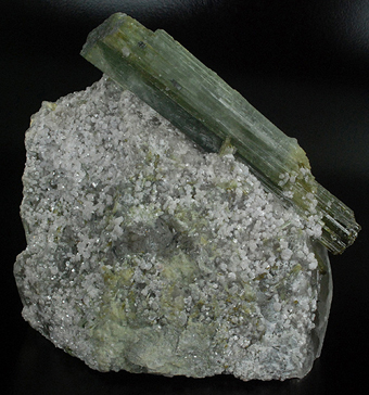 Elbaite and quartz - Kunar valley - Kunar prov. - Aghanistan