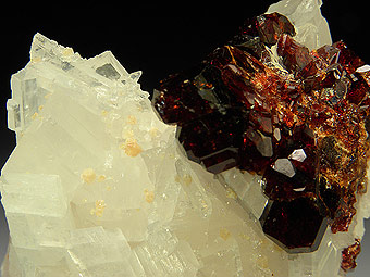 Uvite and Svanbergite on Magnesite - Brumado - Bahia - Brazil