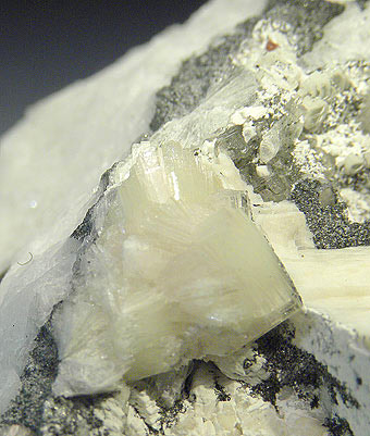 Bavenite -   Venero 1 Quarry, Cadalso de los Vidrios, Madrid, Spain