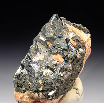 Nichelskutterudite (Chloantite) - Alberoda Schact 186 - Schlema - Erzgebirge - Sassony - Germany