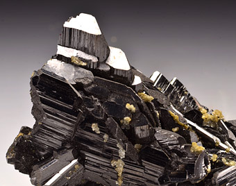 Ferberite (Wolframite) on Quartz - Yao Gang Xian Mine - Hunan Province - China