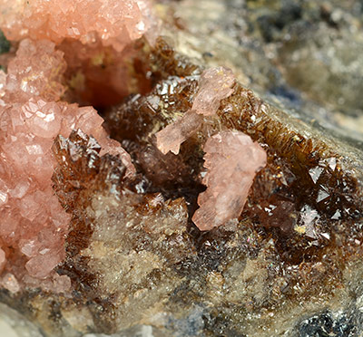 Correianevesite with Hureaulite - Jocao pegmatite, Galilia, Doce valley, Minas Gerais, Brazil (TYPE LOCALITY)