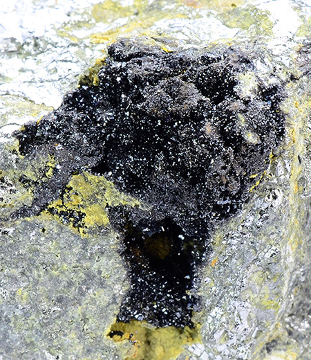 Schneiderhhnite - Urucum claim, Galilia, Minas Gerais, Brazil