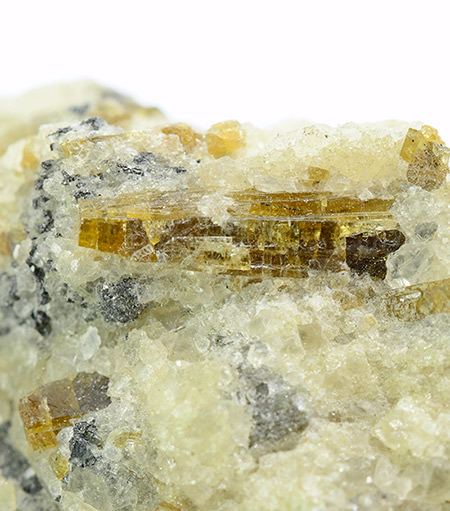 Niocalite - Bond zone - Oka complex - Oka - Deux-Montagnes RCM - Laurentides - Qubec - Canada  (Type Locality)