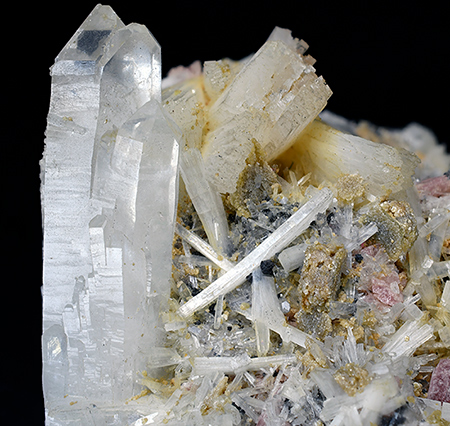 Bertrandite,Rhodochrosite, Quartz - Kara-Oba W deposit, Karagandy Province (Qaragandy Oblysy; Karaganda Oblast'), Kazakhstan