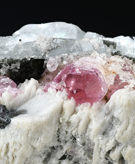 Pezzottaite - Sakavalana mine, Ambatovita, Mandrosonoro area, Ambatofinandrahana District, Amoron'i Mania Region, Fianarantsoa Province, Madagascar (TL)