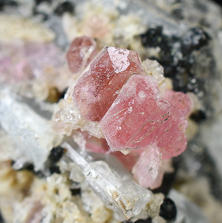 Pezzottaite - Sakavalana mine, Ambatovita, Mandrosonoro area, Ambatofinandrahana District, Amoron'i Mania Region, Fianarantsoa Province, Madagascar (TL)