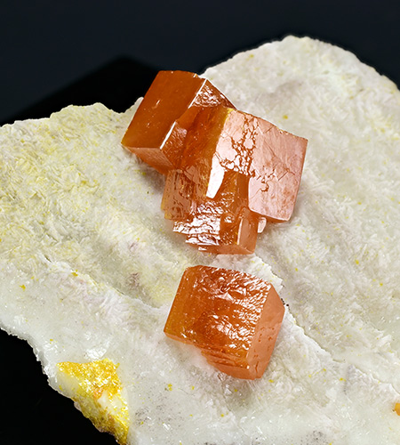 Wulfenite -  Erupcin Mine, Los Lamentos Mts, Ahumada Municipality, Chihuahua, Mexico