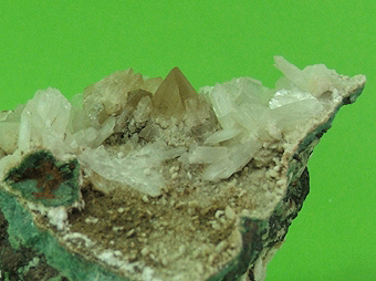 pow4_bald0007 - Powellite and stilbite - Ahmednagar Distr. - Maharastra State - India